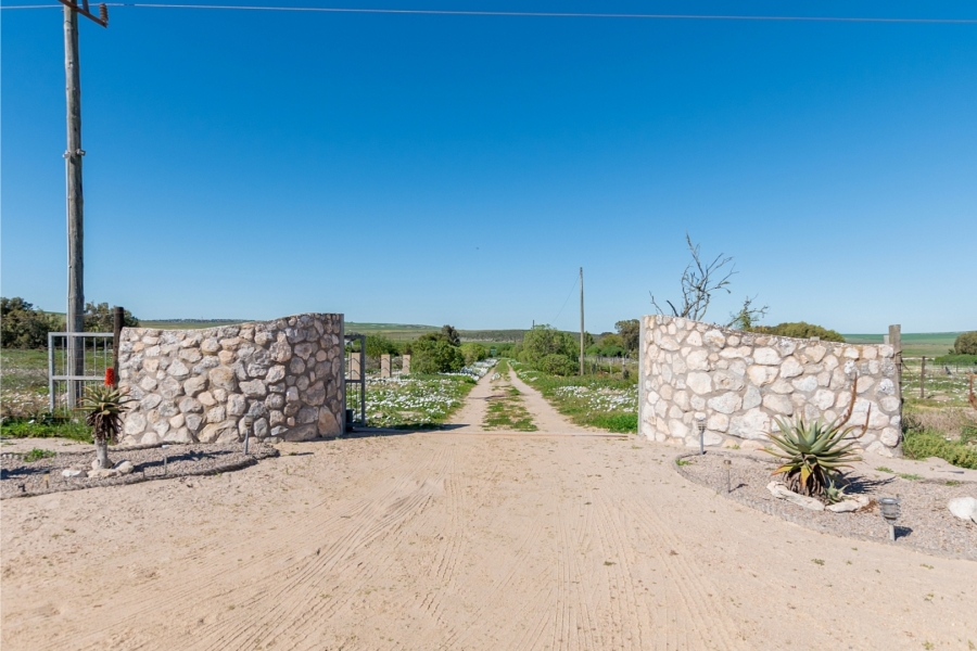 5 Bedroom Property for Sale in Trekoskraal Western Cape